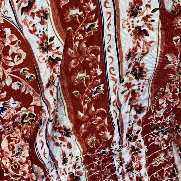 Red Floral Cropped Long Sleeve Top - LARGE - Picture 4 of 4